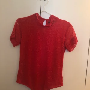 Spets body - Storlek M, endast använd 1 gång ❤️