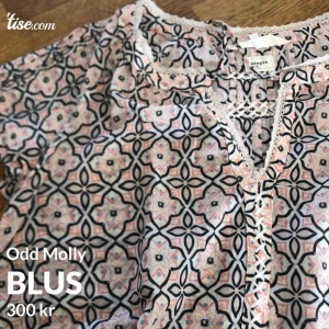  - Blus från Odd Molly. Storlek 1 motsvarar en S/M. 