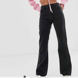  - Snyggaste jeansen från reclaimed vintage, så snygg fit men tyvärr lite korta för min smak :( 