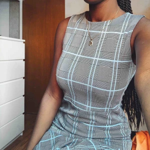  - Supersöt rand/rutig klänning!😍 (60kr frakt )