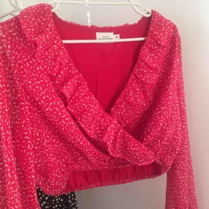  - Jättefin topp från NAKD, endast använd två gånger!! Frakt tillkommer💚