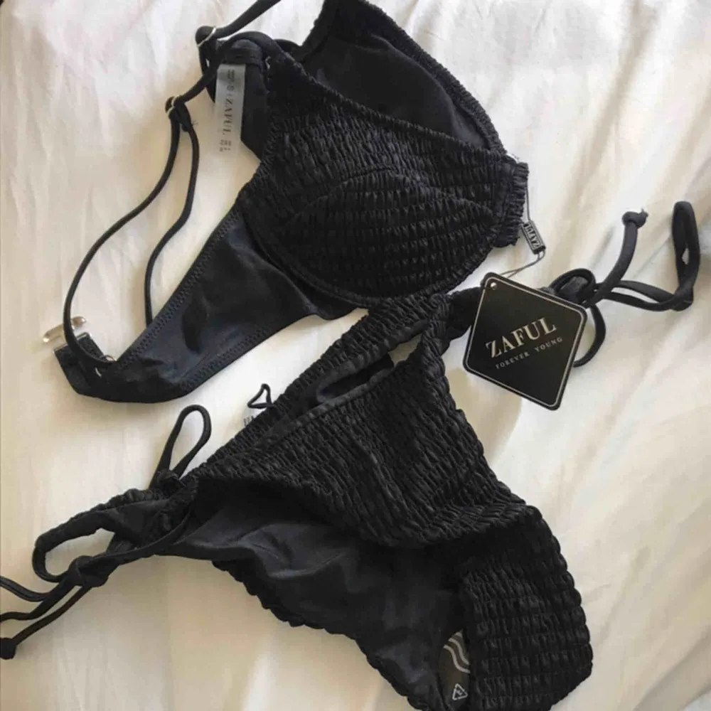 Superfin bikini från zaful! Aldrig använd, lapp och allt sitter kvar. Köpt för 230kr. Kan mötas upp i Uppsala annars står köparen för frakten 💕. Övrigt.