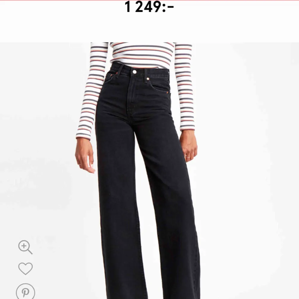 Fina Levis wideleg jeans i storlek 28/32. Endast använda 2 gånger. 500kr inklusive frakt. . Jeans & Byxor.