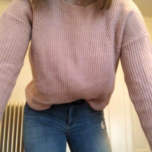  - Oanvänd Stickad tröja från Pieces🥰🥰