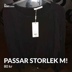 Oanvänd blus som är i storlek L men är liten i storleken och passar M! 🌟