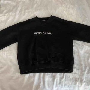 Sweatshirt med text  - Mysig tjocktröja från Pull & Bear