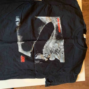  - Vintage Led Zeppelin T-Shirt - Small Supreme Tupac Tee - 1000kr medium Comme Des Garcon Play Long Sleve - Medium 