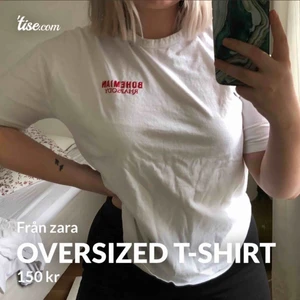  - T-shirt från zara från deras Bohemian rhapsody kollektion. Väldigt skön och fin, tryck på ryggen även, använd ett fåtal gånger. Frakt inräknat i priset 