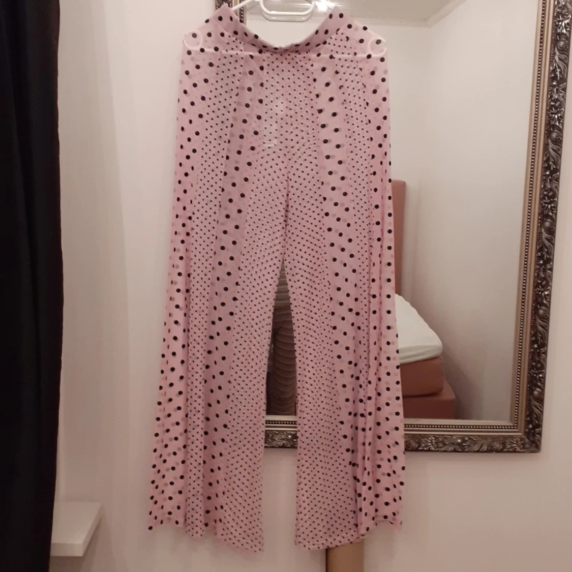 Långa vida byxor oanvända