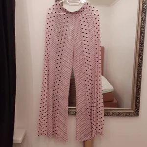 Långa vida byxor oanvända - Snygga as hell