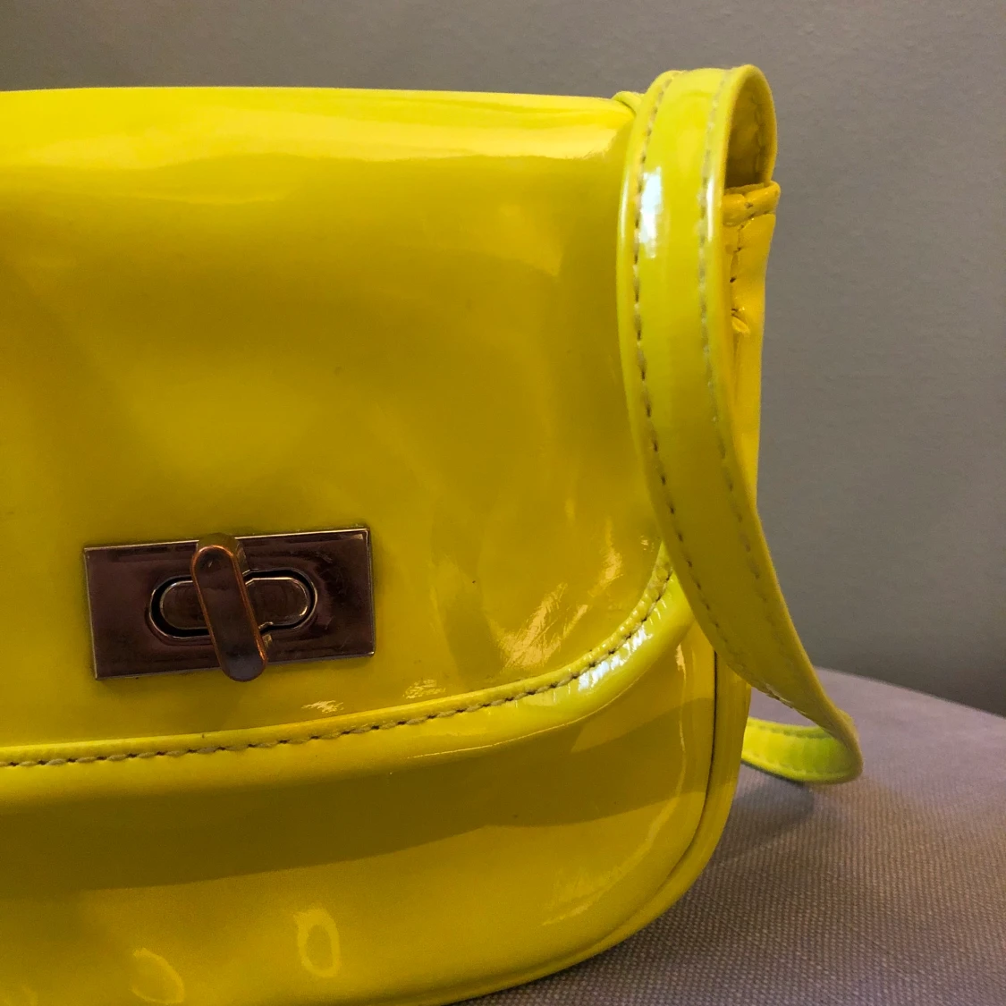 Neongul crossbodybag - 91