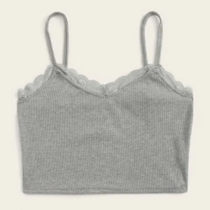 Spets linne - Grå linne med spetsdetaljer köpt på shein :) aldrig använd