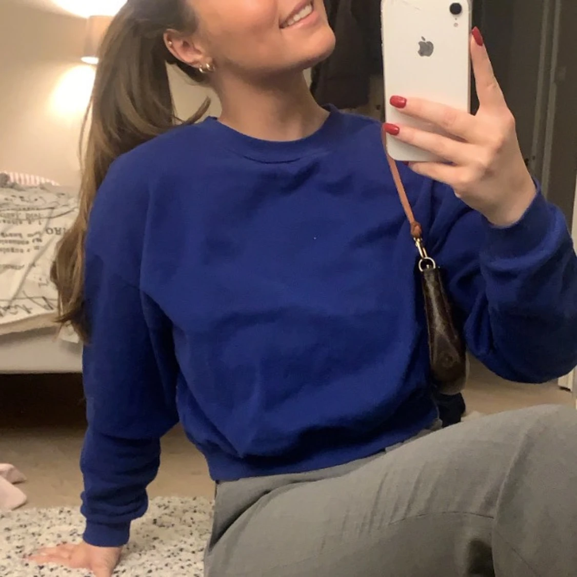Blå croppad tröja - 91