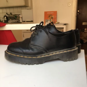  - Säljer mina Martens pga för stora. Bra skick! Köparen står för frakt