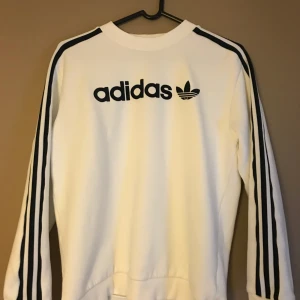  - Köpte denna för nåt år sen men kom aldrig till användning så därför säljer jag den nu, i nyskick köpte den för runt 600, köparen står för frakten.