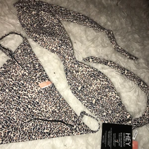  - Oanvänd bikini från Nelly med tags kvar. Köparen stå för frakt på 45kr🌷