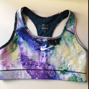  - Oanvänd träningsbh från NIKE PRO