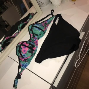  - Frakten står köparen för, 😘 (kan alltid mötas upp i Stockholmsområdet) 