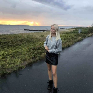  - Superfin grå stickad enkel tröja från HM