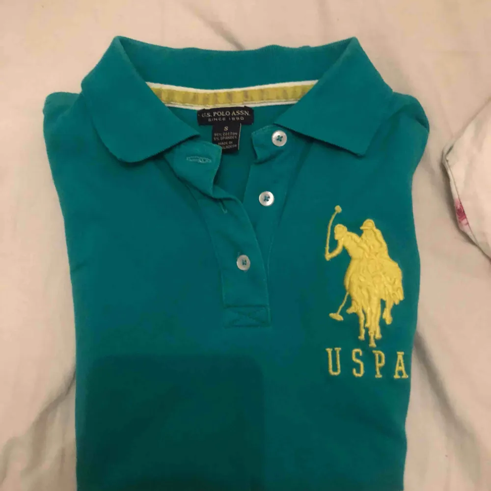 Polo. T-shirts.