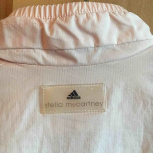  - Stella McCartney for Adidas. Inklusive frakt på 65kr