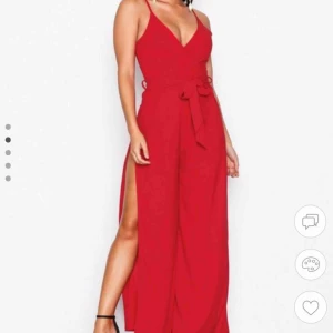  - Helt ny och oanvänd jumpsuit! Super snygg!