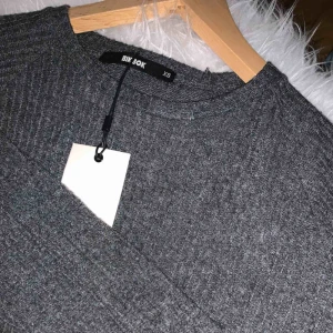 Mysig klänning - Jättemysig klänning i supermjukt material från bikbok. Köpt för 299 kr men tyvärr aldrig kommit till använding, förtjänar ett bättre hem!🥰