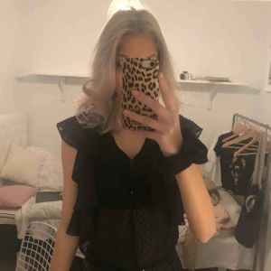  - Aldrig använd Bikbok blus  Storlek: Xs 200kr inkl frakt🤩