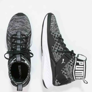  - Puma Ignite Evoknit .       Fint skick!!🤗  Köparen står för frakten, 60kr 😁