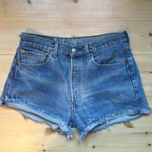 - Levis 501 shorts