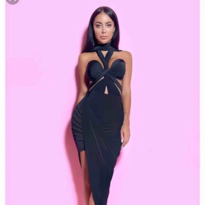  - Rebecca Stella do it ur way slit maxi dress strl S helt ny med prislapp. Pris kan diskuteras!