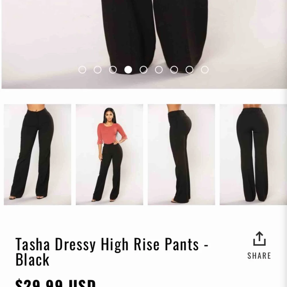 Använd en gång. Är i nyskick. Svarta kostymbyxor med wide leg modell. 💕. Jeans & Byxor.