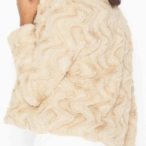  - Veromoda fuskpäls jacka 😍