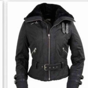  - Skinnjacka Jofama by Kenza. Bra skick! 