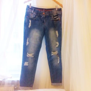 Boyfriend jeans köpta i London, tyvärr för stora för mig, därför jag säljer dem! - Boyfriend jeans köpta i London, tyvärr för stora för mig, därför jag säljer dem!