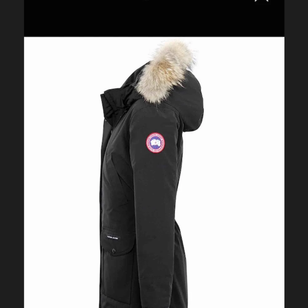 Jättefint skick, använd endast en vinter. Canada goose trillium parka xs men skulle passa någon som har S Svart färg. Jackor.