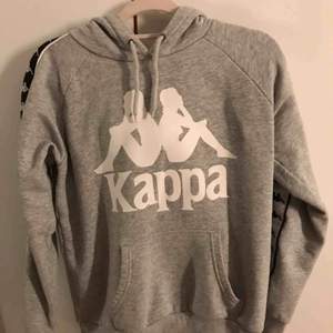 Kappa hoodie, knappt använd stl M