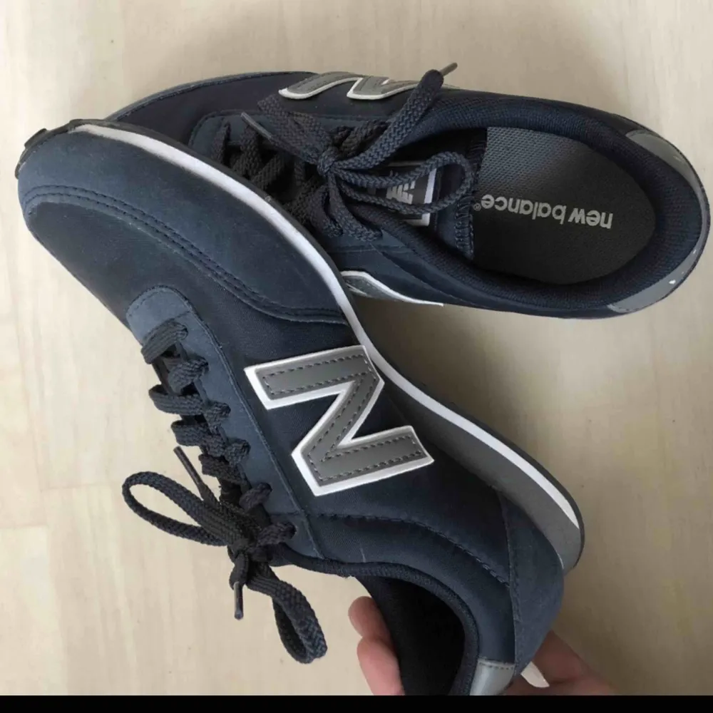 Helt oanvända New balance sneakers i storlek 36. Skor.