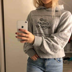  - Grå hoodie från Cheap monday. Frifrakt🤗