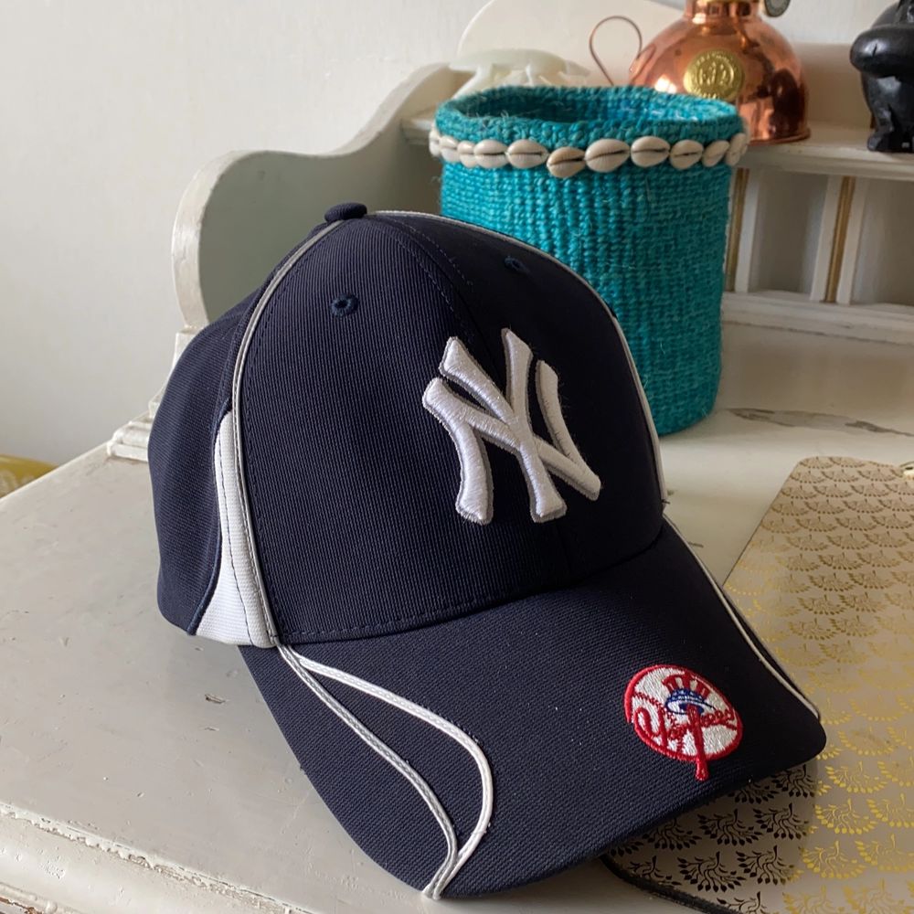 Riktigt snygg Yankees keps köpt i deras clubhouse i NYC.  . Accessoarer.