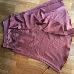 Satin kjol zara  - kjol från zara 