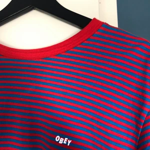 Obey t-shirt strl. M - Obey t-shirt köpt från Zalando för 349 sommaren 2019, använd seriöst 2 gånger vilka var gången jag testade den och gången jag bestämde mig för att den inte riktigt var ”jag”. Frakt ligger på 80 riksdaler. Hör av er för mer info! 