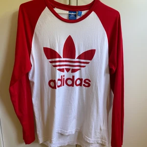 Adidas storlek s  - Adidaströja storlek S, 120kr ink frakt 🥰