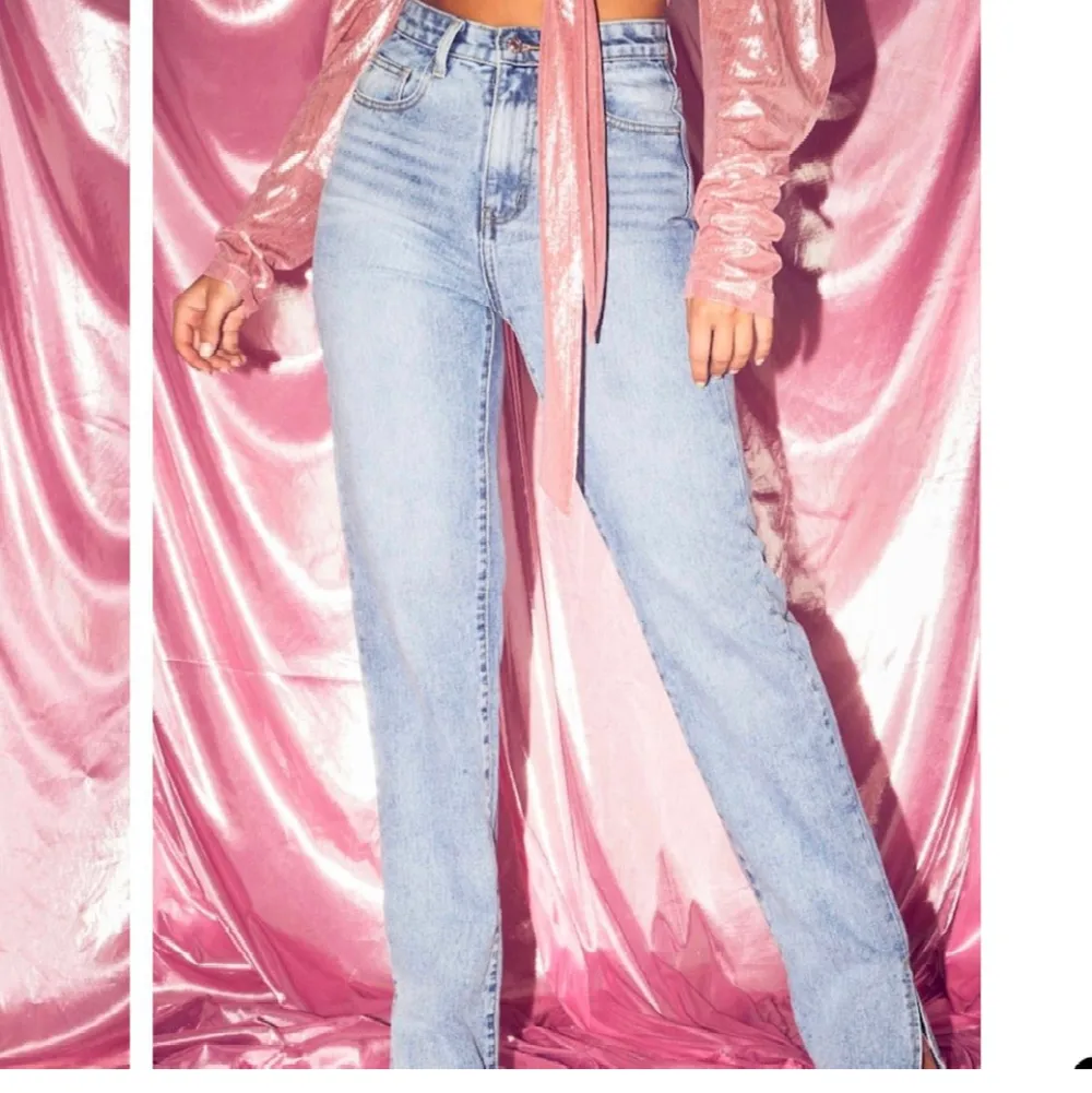 Blåa jättefina mom jeans säljs avklippta nu kan skicka bilder på om så önskas ❤️. Jeans & Byxor.