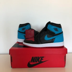 Air Jordan 1 - Air Jordan 1 High OG UNC to Chicago, cond: DS (helt nya) storlek 37,5