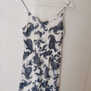 Sommarklänning  - I bra skick 