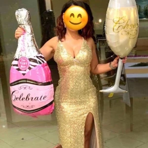 Festklänning  - Snygg festklänning, använt för några timmar är som ny med lappen, stl 36/38