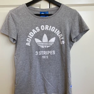 Adidas T-shirt strl XS - Jättefin T-shirt från adidas! 