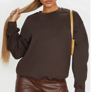 Brun sweatshirt  - Använd 1 gång, säljer pga använder dem för lite❤️köpare står för frakt