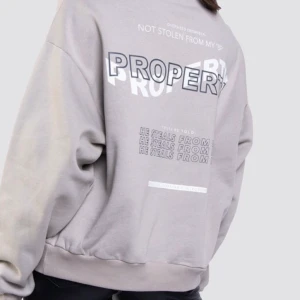 Sweatshirt  - Sweatshirt från MADLADY med tryck på baksida och litet ovanför bröstet, Endast använd 1 gång, Slutsåld på hemsidan i storlek S och M. Oversize på mig, storlek M, nypris 500kr, buda gärna i kommentarerna (fler intresserade) 